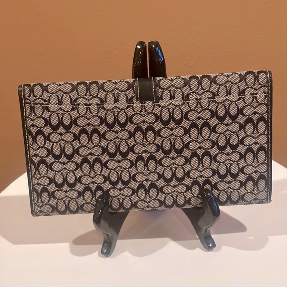 Coach Signature Gallery Jacquard Tote with matching wallet-EUC - Picture 9 of 10